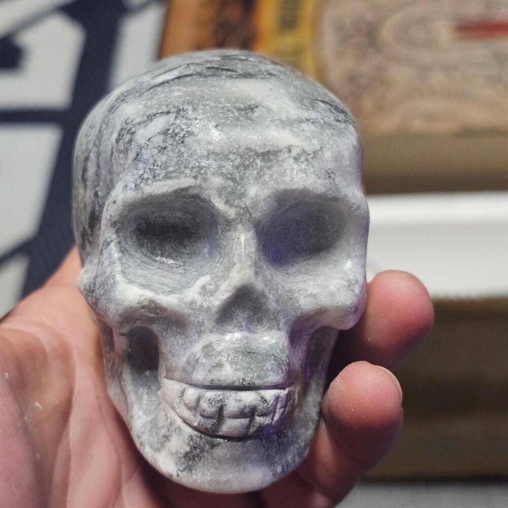 No-brand Grey and White Sculptures